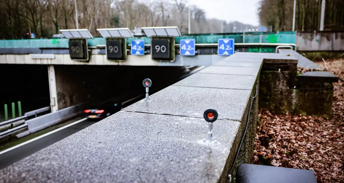 Geavanceerde meetapparatuur geplaatst op Vollenhovetunnel - Foto 4