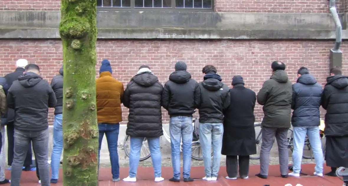 Tegendemonstratie na aankondiging verbranden van Koran - Foto 3