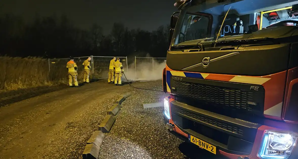 Brandweer blust pallet met afval - Foto 4