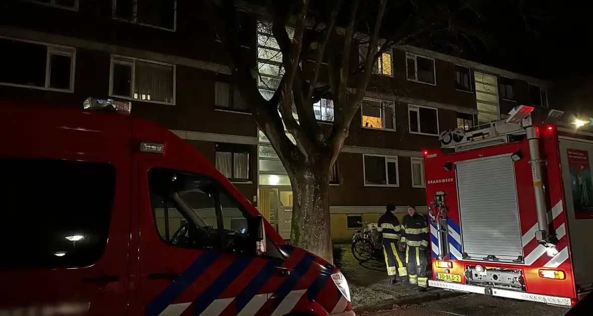 Brandweer wekt bewoner nadat brandalarm af gaat