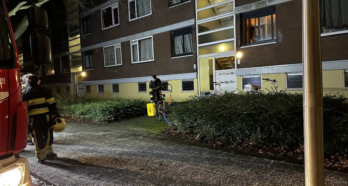 Brandweer wekt bewoner nadat brandalarm af gaat - Foto 1