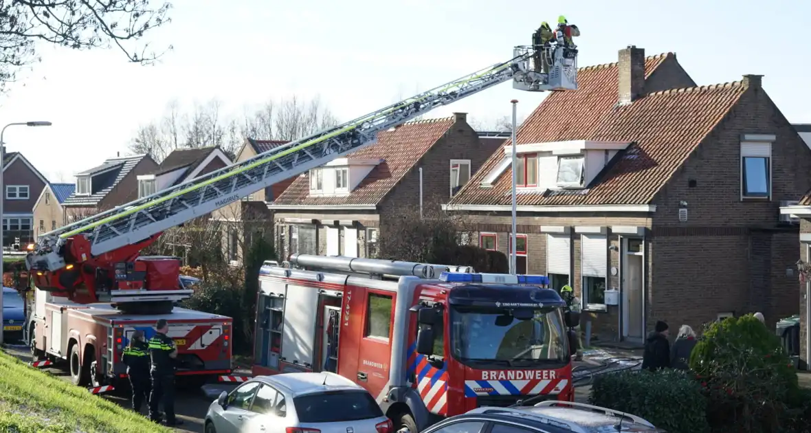 Veel rook door schoorsteenbrand