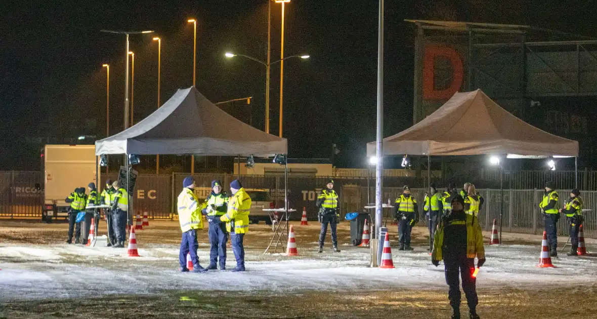 Veel voertuigen gecontroleerd bij grote verkeerscontrole - Foto 12