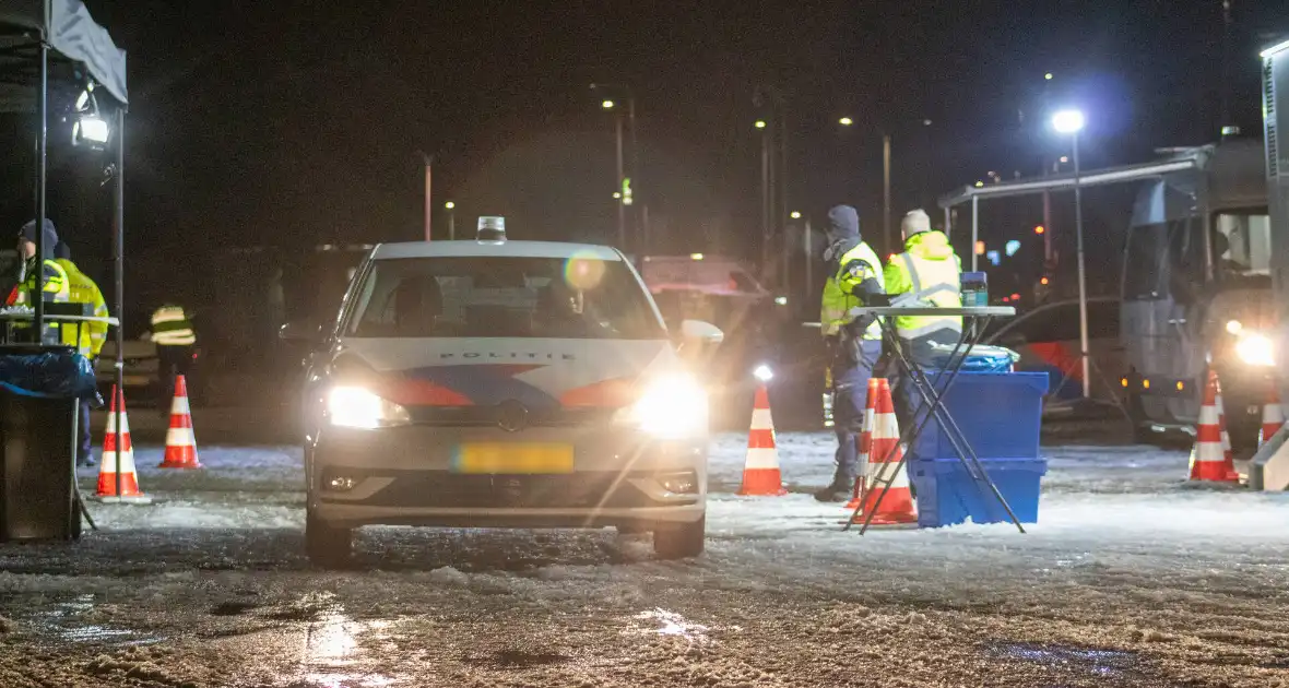 Veel voertuigen gecontroleerd bij grote verkeerscontrole - Foto 15