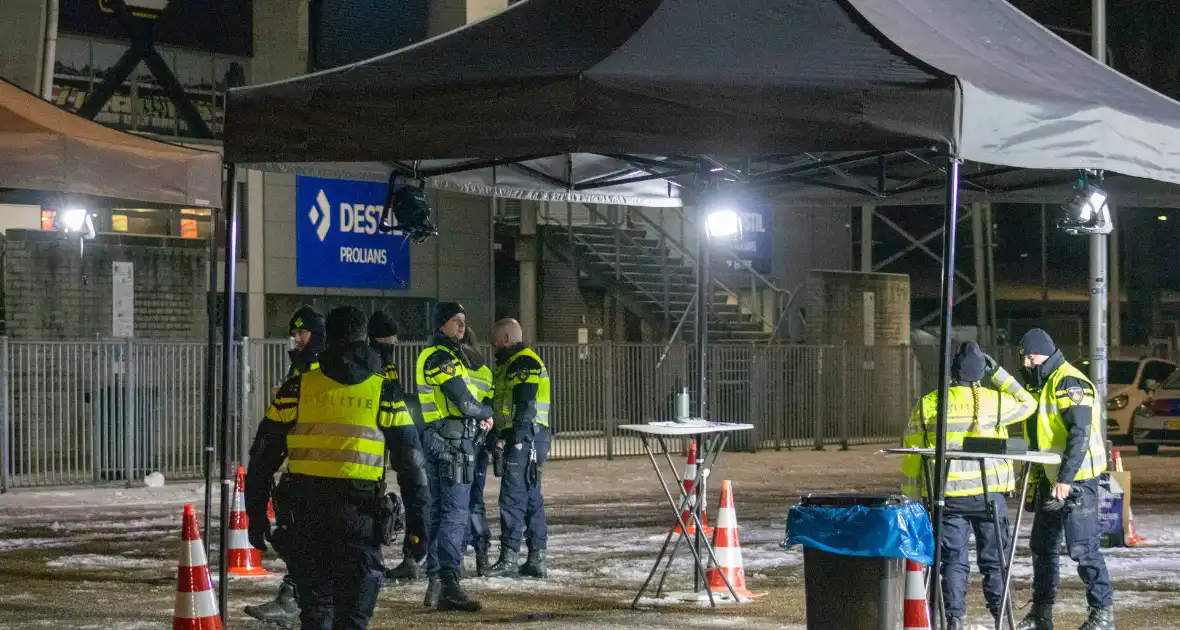 Veel voertuigen gecontroleerd bij grote verkeerscontrole - Foto 17