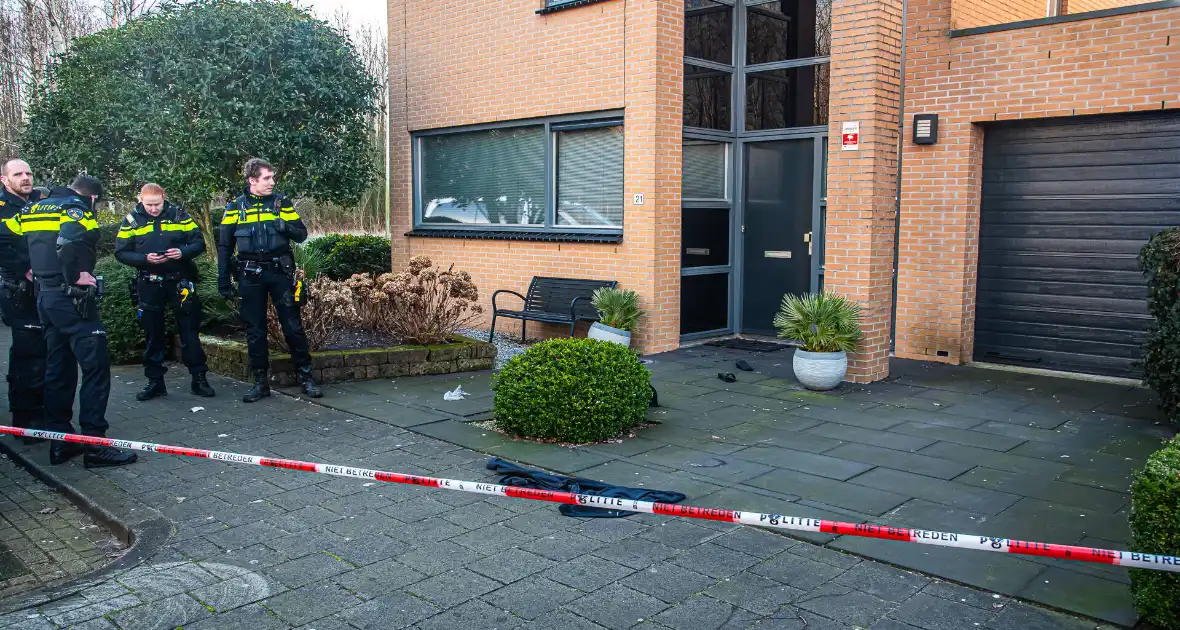 Zwaargewonde aangetroffen op straat - Foto 4