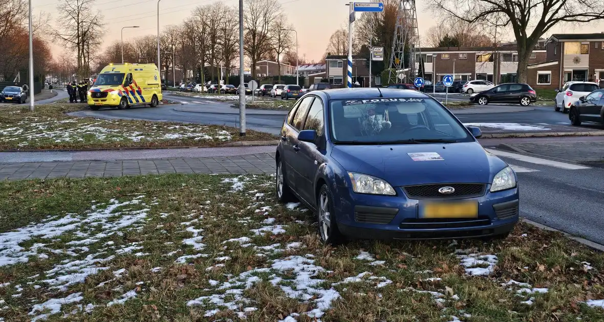 Auto en fietser in botsing op beruchte rotonde - Foto 5