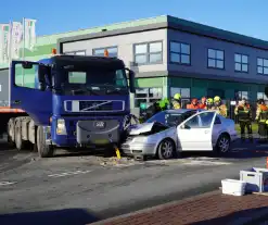 Twee gewonden bij ongeval met vrachtwagen