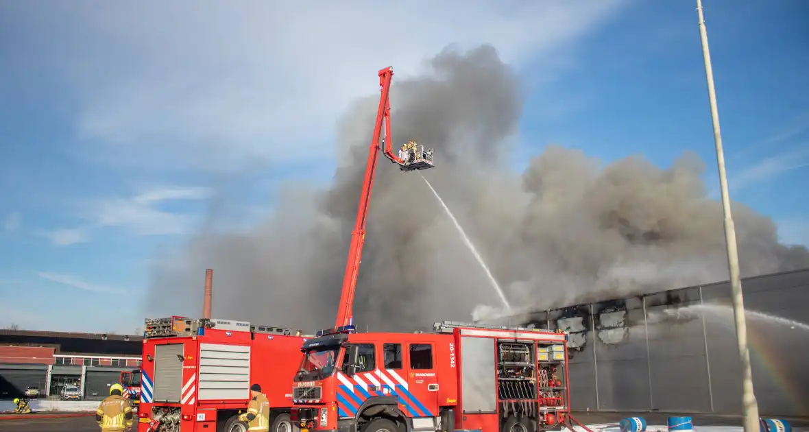 NL-alert voor grote brand in bedrijfspand