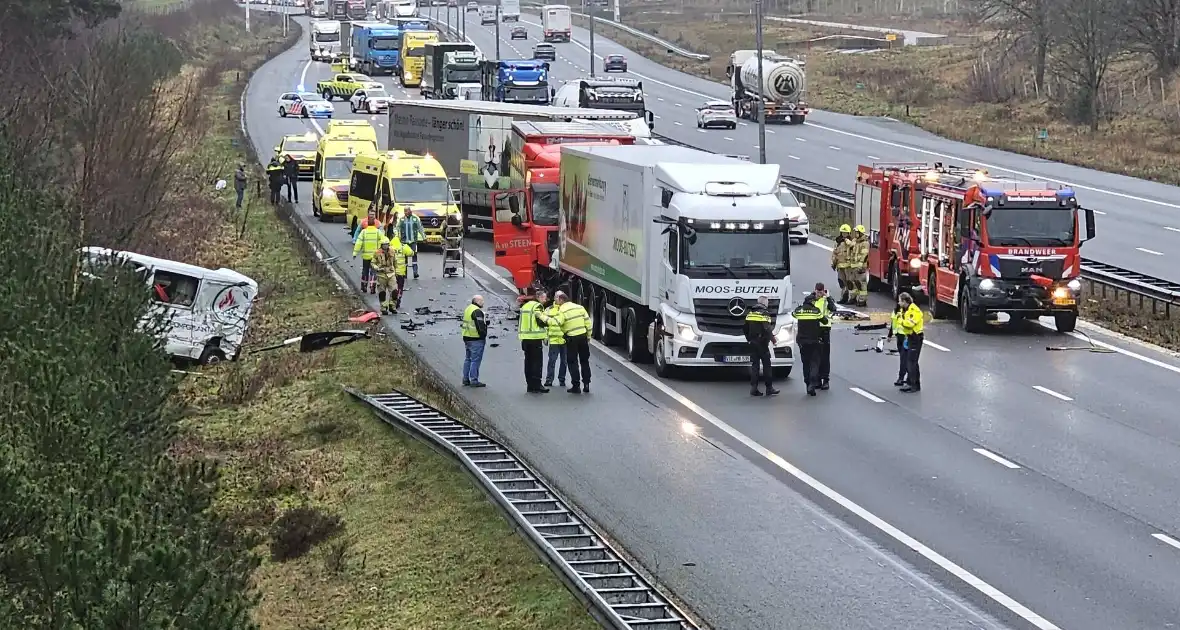 Twee vrachtwagens betrokken bij ernstig ongeval