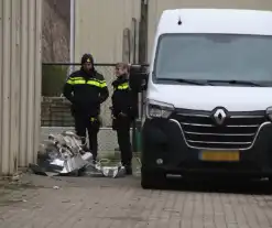 Politie neemt benodigdheden voor een wietplantage in beslag