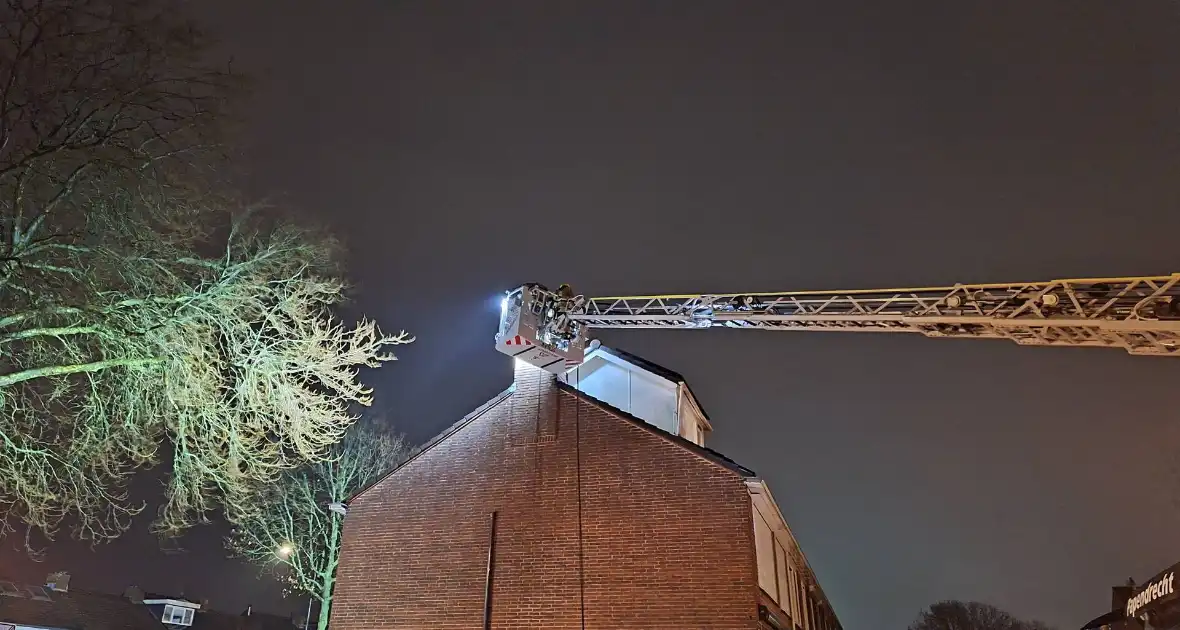 Felle schoorsteenbrand op dag dat schoorsteen geveegd is - Foto 2