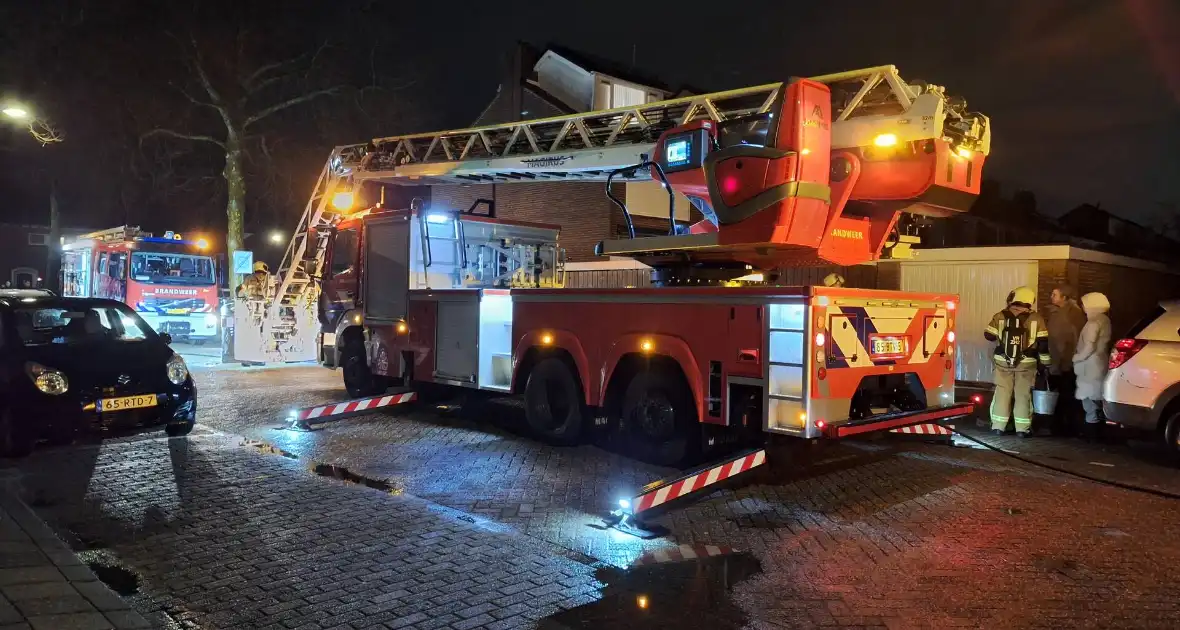 Felle schoorsteenbrand op dag dat schoorsteen geveegd is - Foto 3