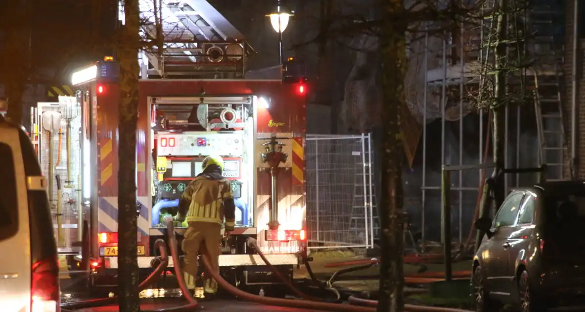 Gasheaters op bouwplaats vatten vlam door harde wind - Foto 4