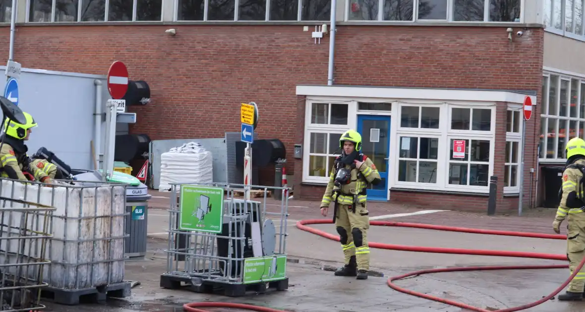 Brand in container bij milieustraat - Foto 6