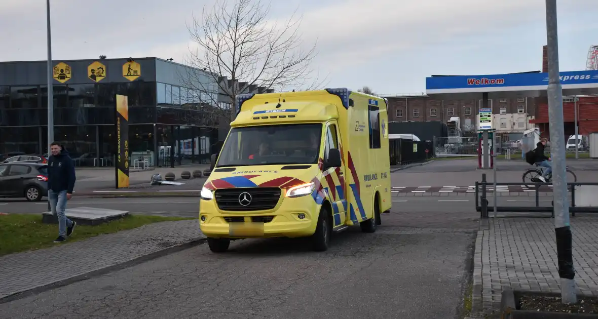 Persoon aangehouden bij mogelijk steekincident in asielzoekerscentrum - Foto 1