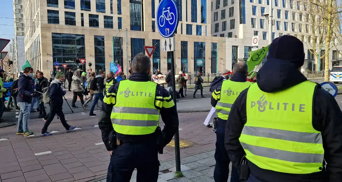 Pand One-Dyas beklad tijdens demonstratie - Foto 4