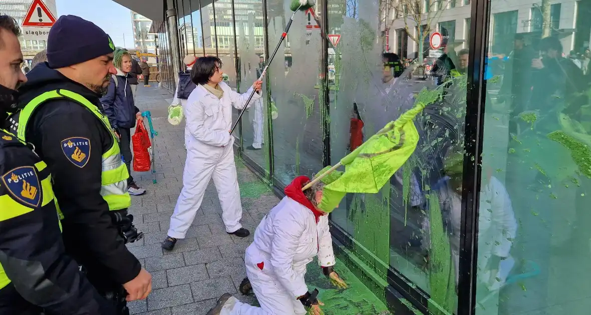 Pand One-Dyas beklad tijdens demonstratie - Foto 5