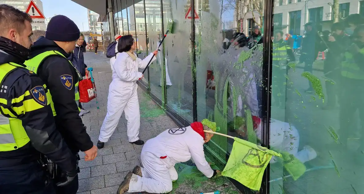 Pand One-Dyas beklad tijdens demonstratie - Foto 8