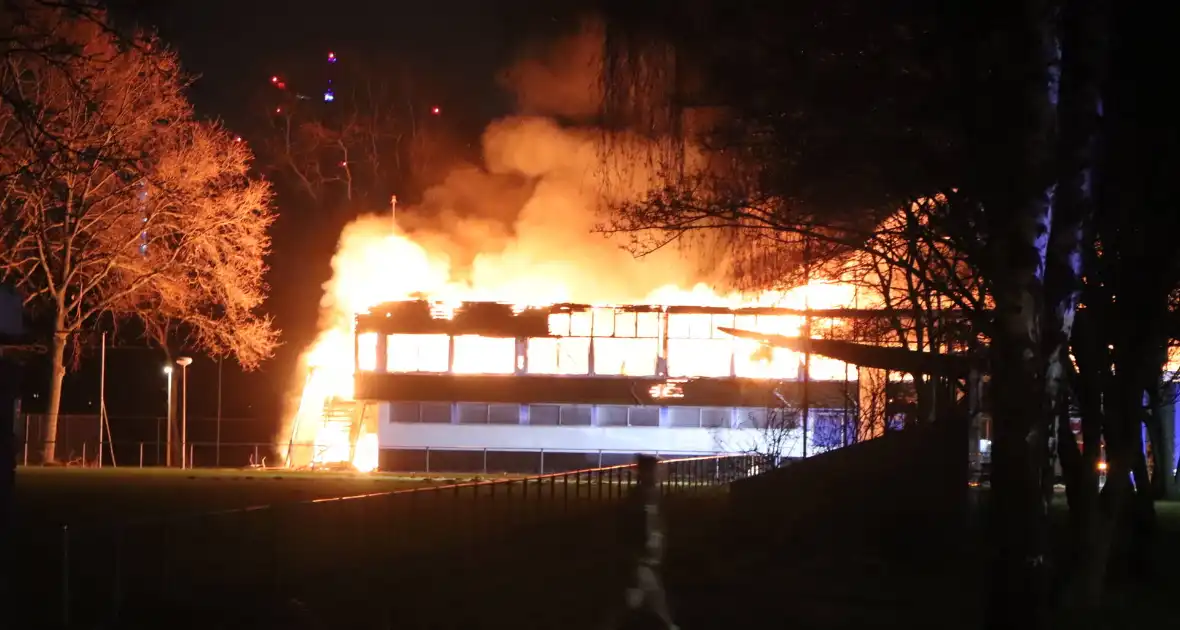 Brand in oude clubhuis van DWS - Foto 1