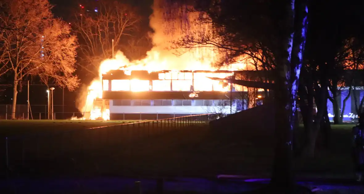 Brand in oude clubhuis van DWS - Foto 5