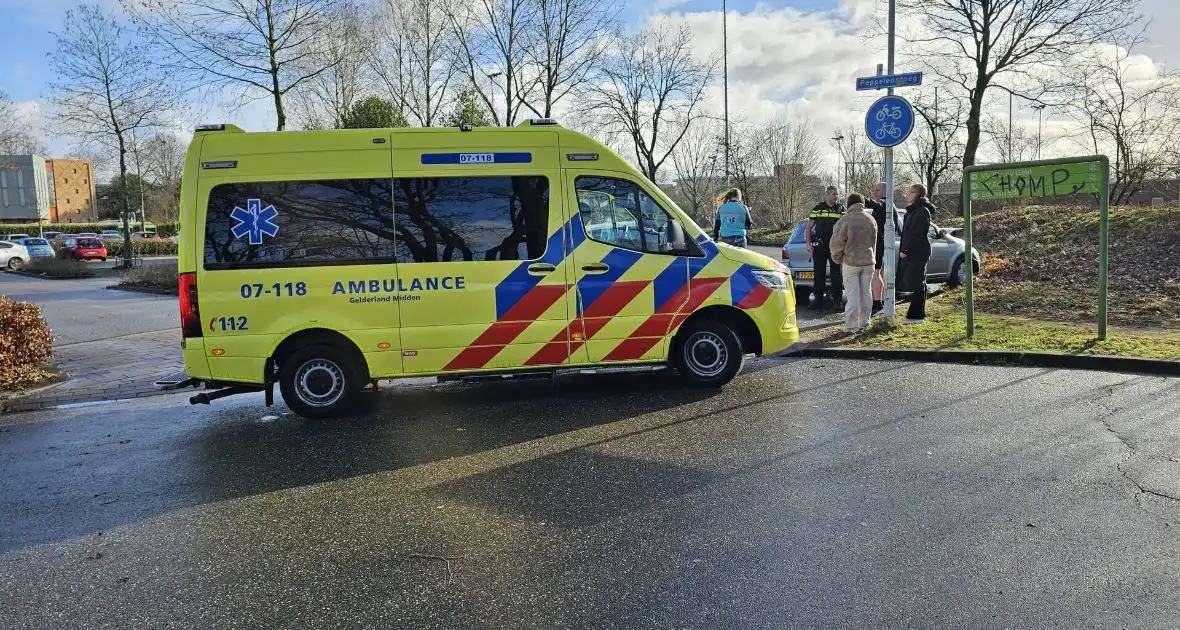 Flinke schade bij ongeval met twee personenauto's - Foto 3