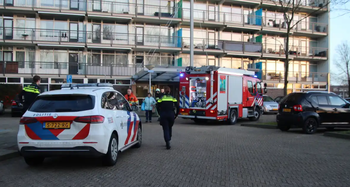 Bewoner behandeld na brand in flat