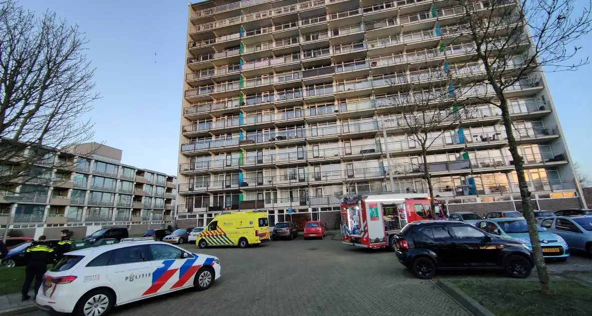 Bewoner behandeld na brand in flat - Foto 7