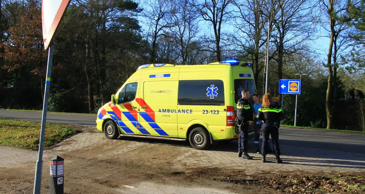 Traumateamingezet bij medische noodsituatie op straat - Foto 2