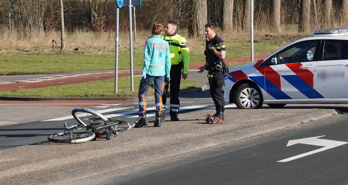 Fietser en automobilist hard in botsing - Foto 1