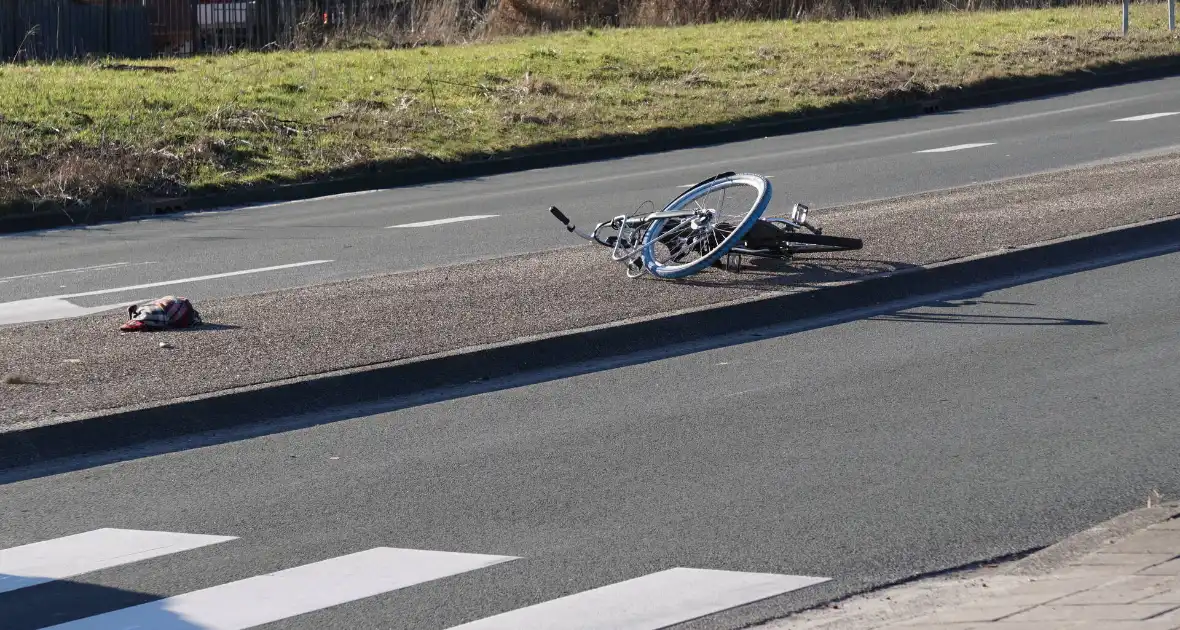 Fietser en automobilist hard in botsing - Foto 2