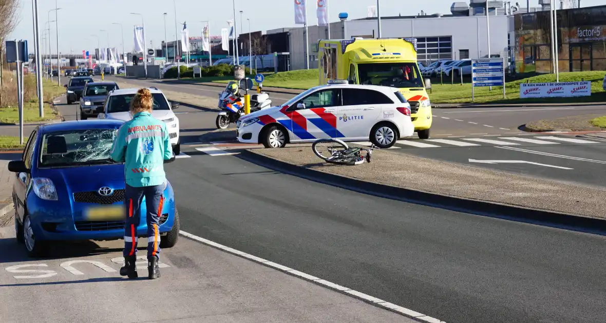 Fietser en automobilist hard in botsing - Foto 9