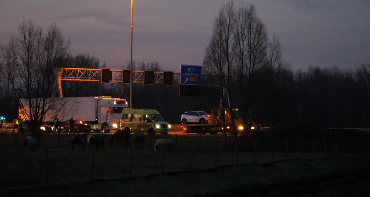 Flinke vertraging door ongeval op snelweg - Foto 1