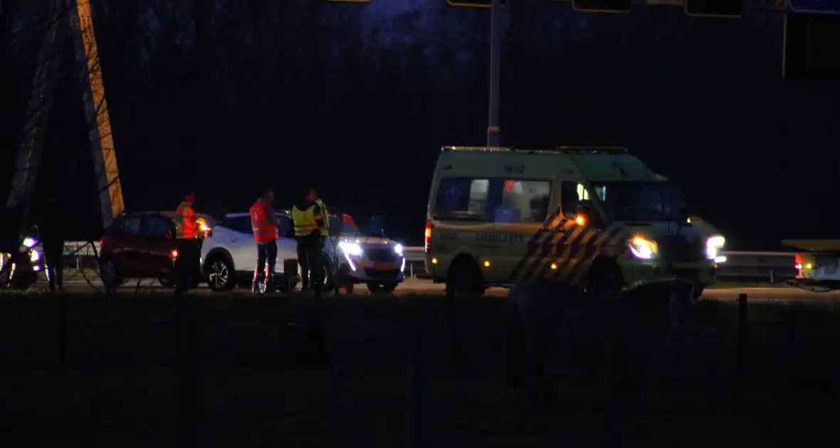 Flinke vertraging door ongeval op snelweg - Foto 4