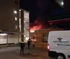 Grote brand uitgebroken na explosie bij appartementencomplex