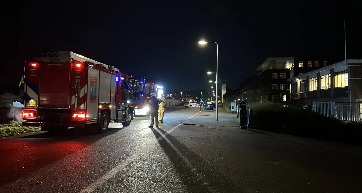 Brand in garagebedrijf snel onder controlle - Foto 7