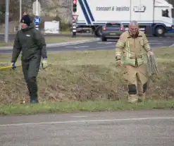 Kleding langs waterkant zorgt voor zoektocht in water