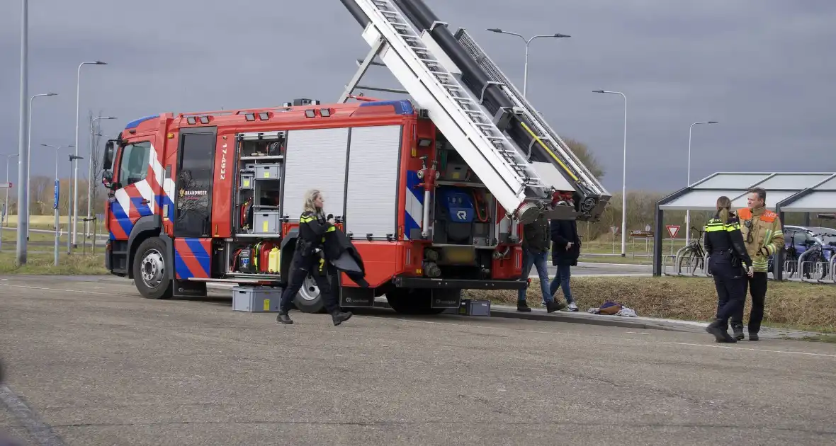 Kleding langs waterkant zorgt voor zoektocht in water - Foto 1