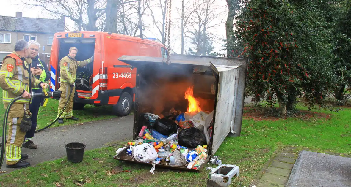 Brand ontstaan door laswerkzaamheden ondergrondse container - Foto 6