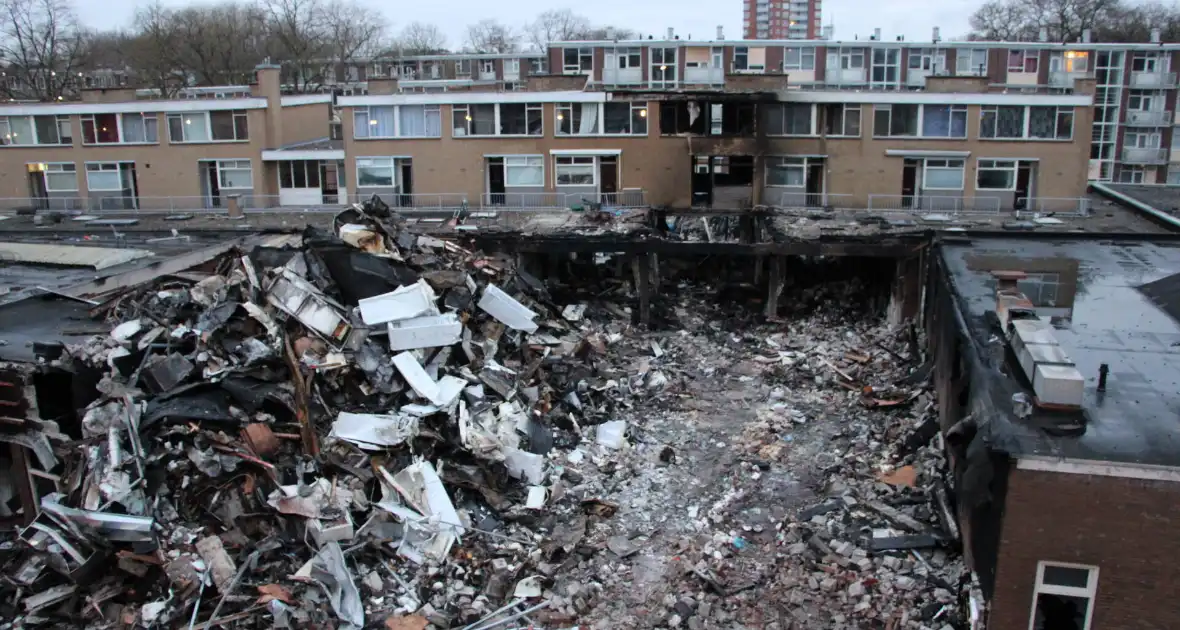 Zoekactie naar drie vermiste na explosie vandaag hervat - Foto 8