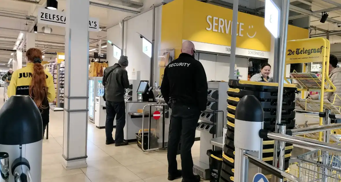 Supermarkt zet beveiligers in tegen winkeldiefstal - Foto 2