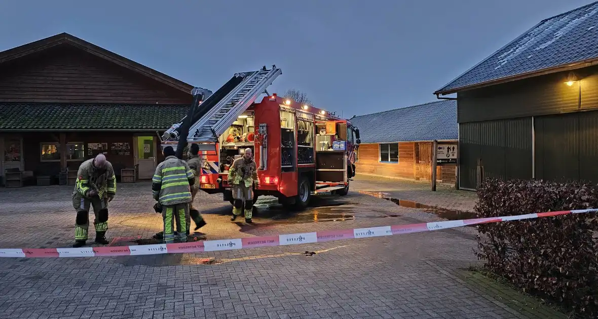 Meerdere voertuigen door verwoest - Foto 4