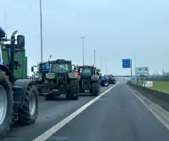 Lange file door boerenprotest in België