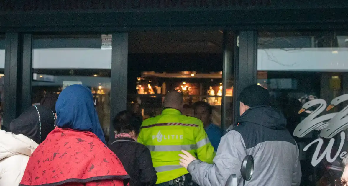 Demonstratie tegen komst coffeeshop - Foto 10