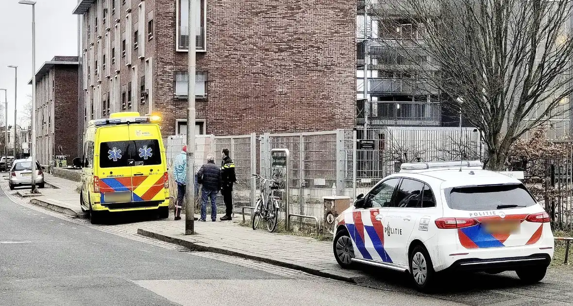 Fietser gewond bij botsing met personenauto tijdens inhaalactie - Foto 1