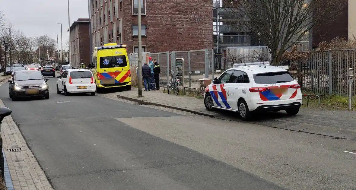 Fietser gewond bij botsing met personenauto tijdens inhaalactie - Foto 2