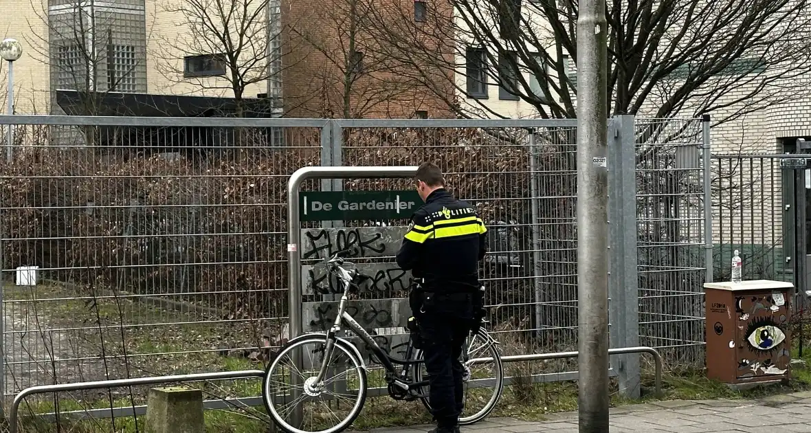 Fietser gewond bij botsing met personenauto tijdens inhaalactie - Foto 7