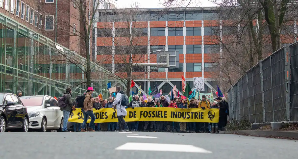 Massale politie-inzet bij demonstratie Extinction Rebellion - Foto 4