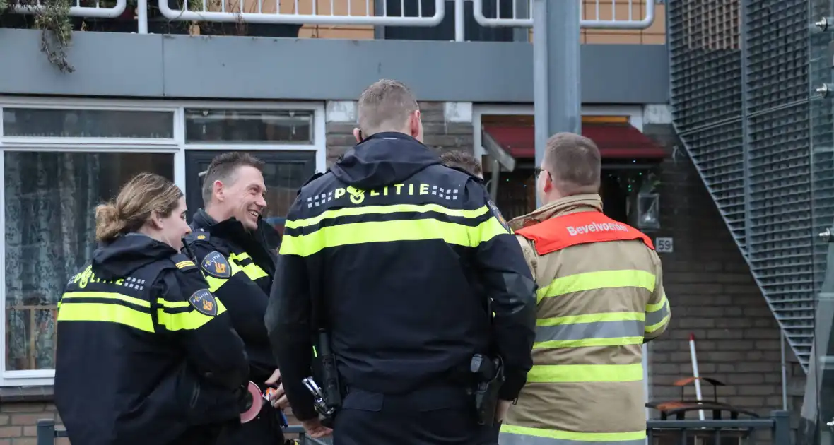 Stoom uit badkamer zorgt voor brandweerinzet - Foto 6