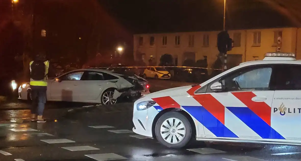 Meerdere voertuigen betrokken bij ernstig ongeval - Foto 4